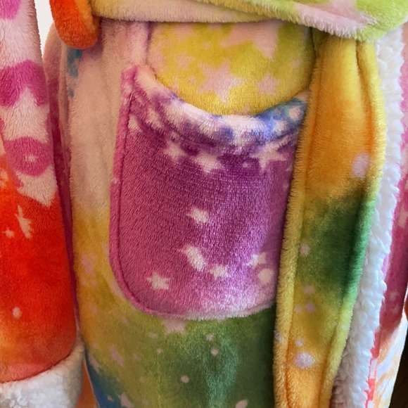 Kids Fuzzy Bath Robe - Picture 5 of 8